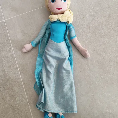 Poupée la Reine des Neiges